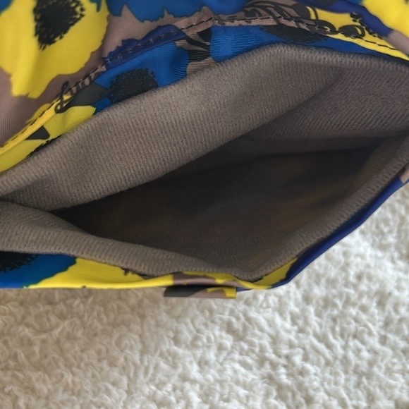 Lug Hippie Crossbody Bag - Picture 7 of 13